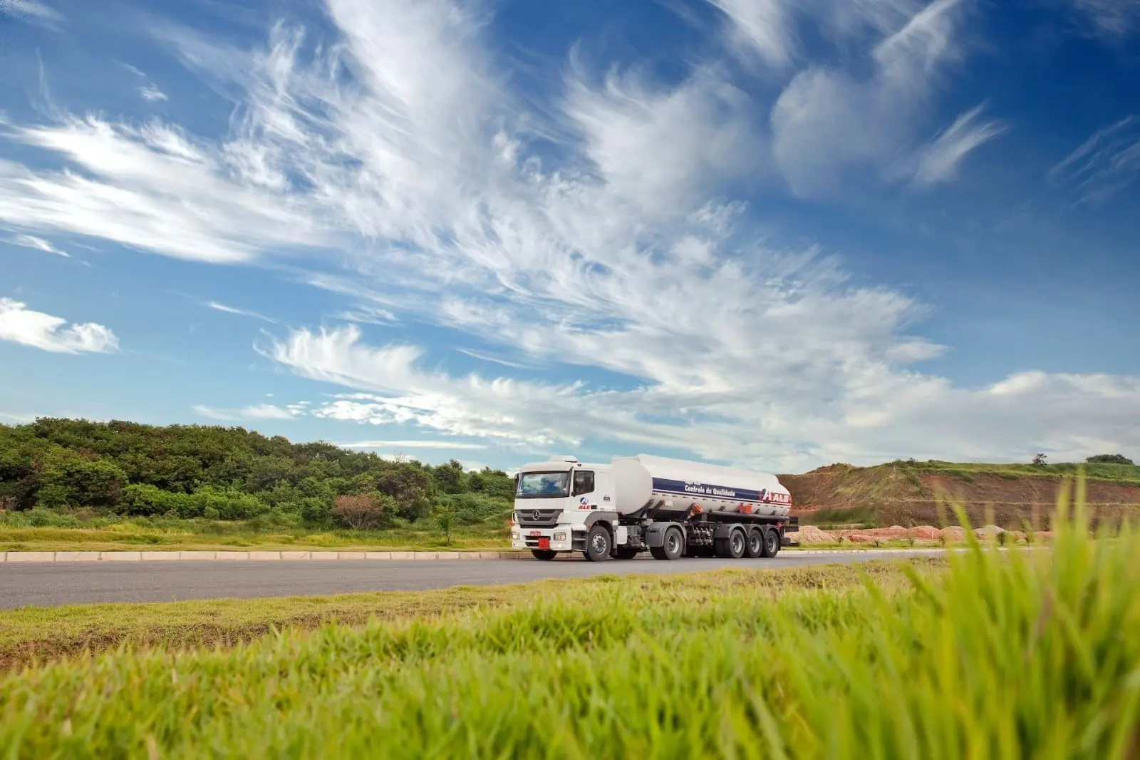 Como Escolher a Melhor Transportadora de Água Para Sua Empresa