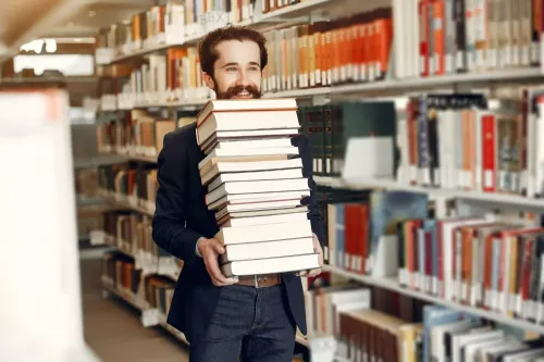 Imagem do Post Transporte de Livros: Dicas Essenciais para Manter a Carga Segura